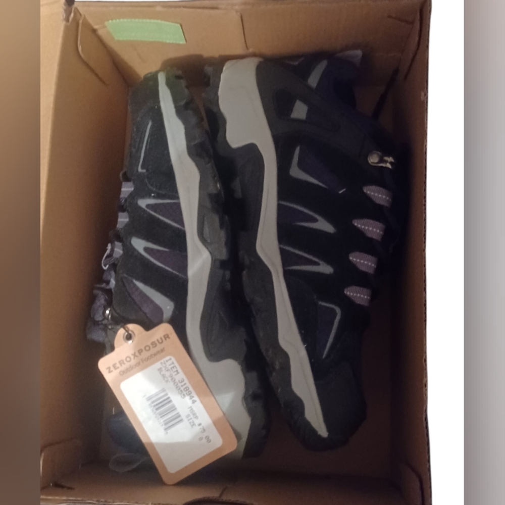 Womens ZeroXposur Colorado Low Top WP Hiker Sneaker Size 8M  BNIB